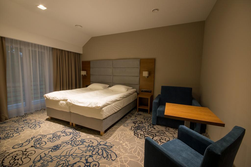 Rezydencja Sosnowa Luxury Hotel ยานุฟ ลูเบลสกี ภายนอก รูปภาพ
