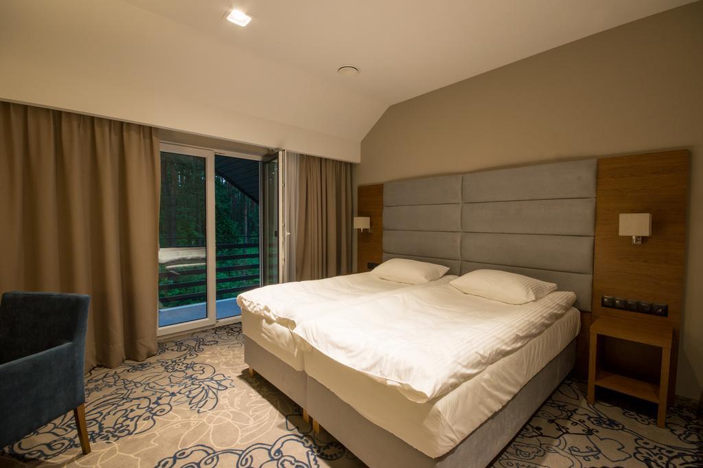 Rezydencja Sosnowa Luxury Hotel ยานุฟ ลูเบลสกี ภายนอก รูปภาพ