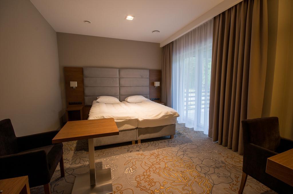 Rezydencja Sosnowa Luxury Hotel ยานุฟ ลูเบลสกี ภายนอก รูปภาพ