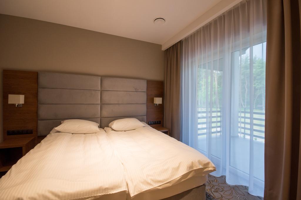 Rezydencja Sosnowa Luxury Hotel ยานุฟ ลูเบลสกี ภายนอก รูปภาพ